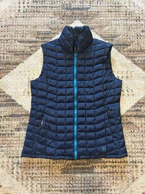 Roper Women’s Blue Puffer Vest Size Medium